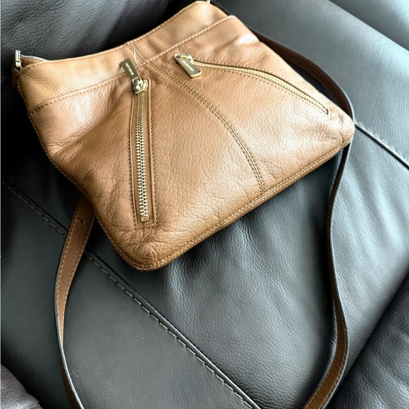 Michael Kors Handbags - Michael Kors Camel Brown Leather Crossbody with Gold Zippers